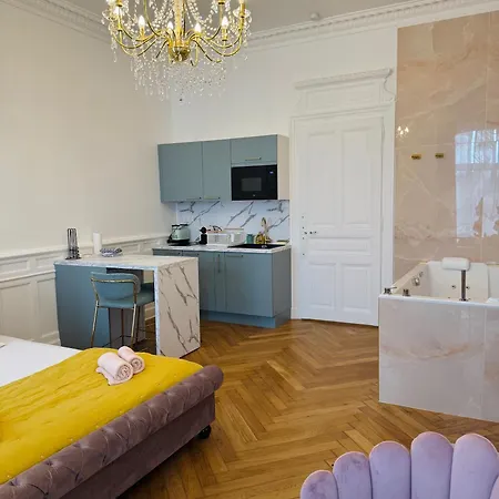 L'instant - Center - Jacuzzi *