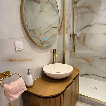 L'instant - Center - Jacuzzi Apartment *