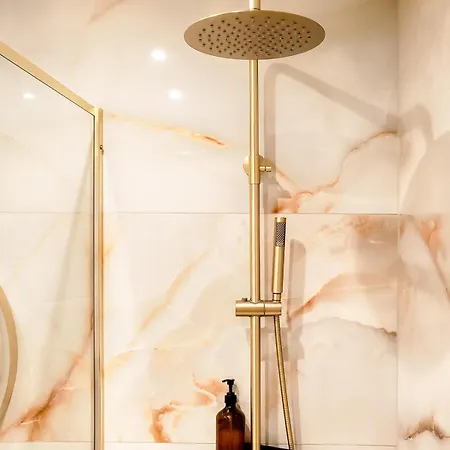 L'instant - Center - Jacuzzi Apartment
